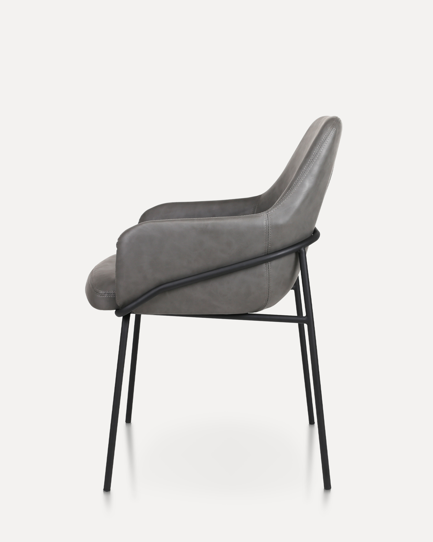 Kerusi makan kulit dengan lengan Kerusi makan kulit dengan lengan