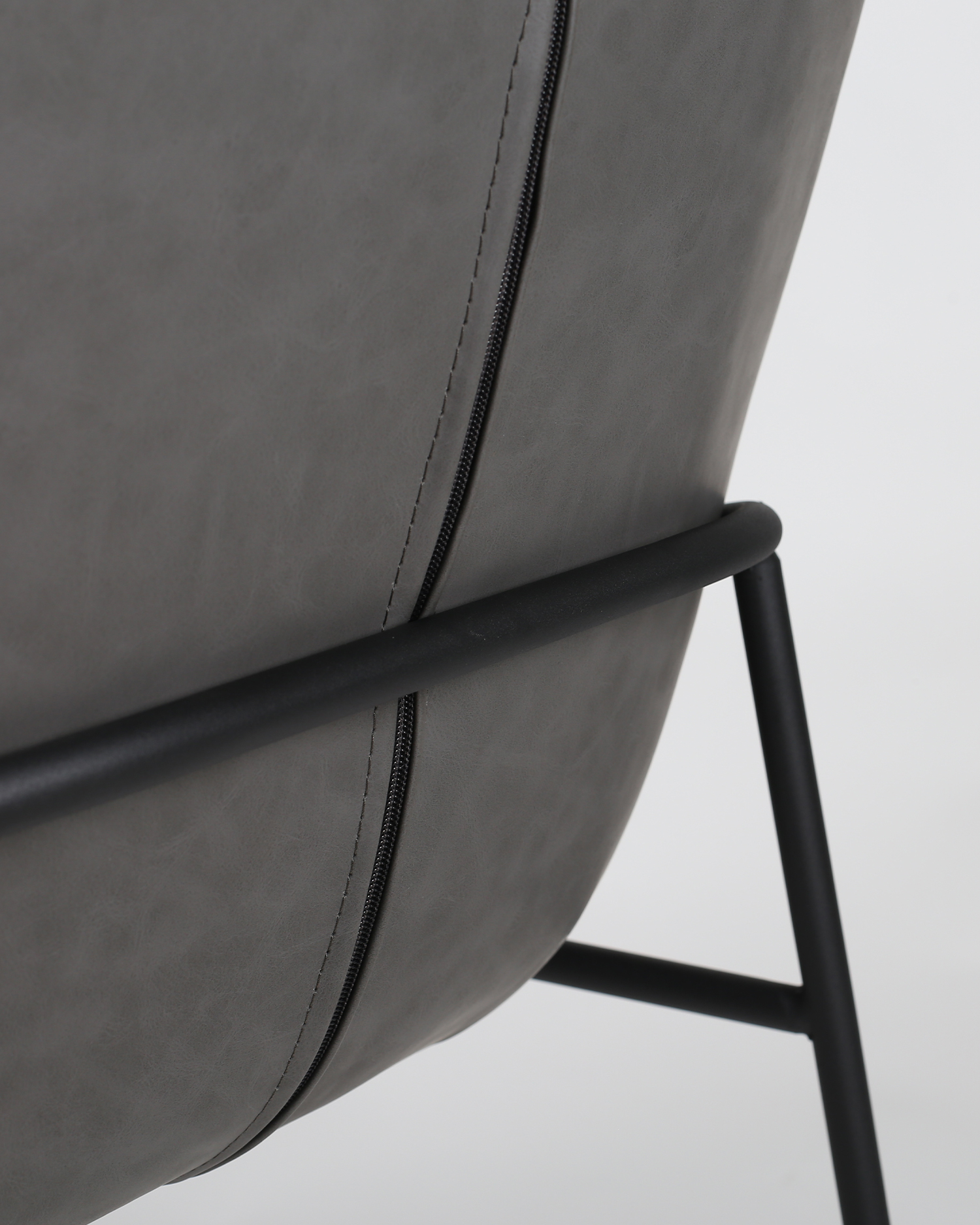 Kerusi makan kulit dengan lengan Kerusi makan kulit dengan lengan