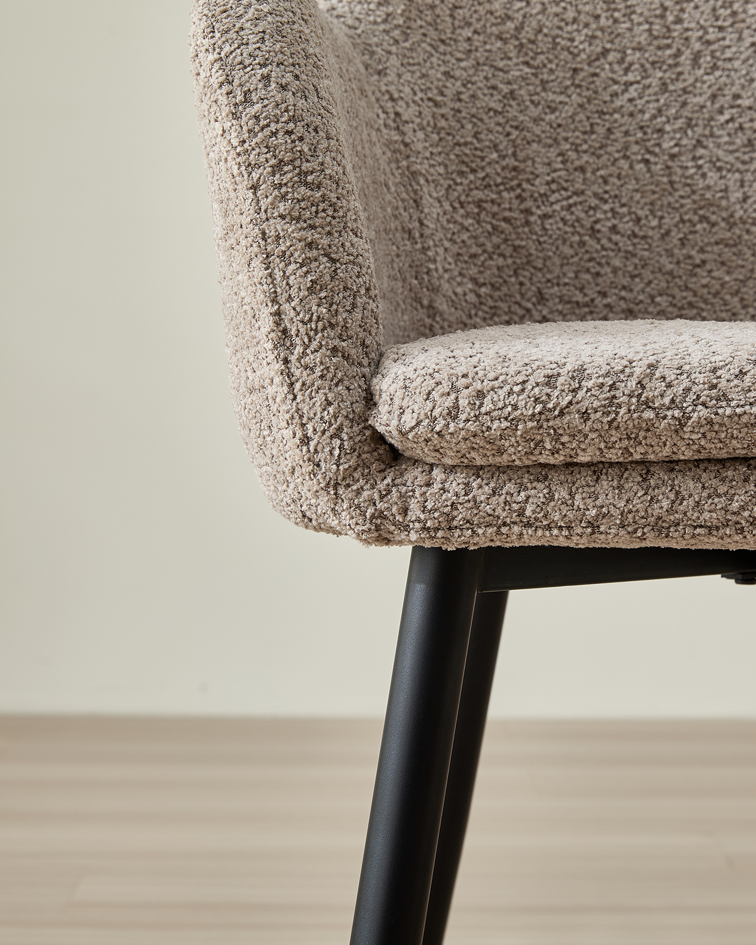 Kerusi makan kerusi ringan yang lembut Kerusi makan kerusi ringan yang lembut