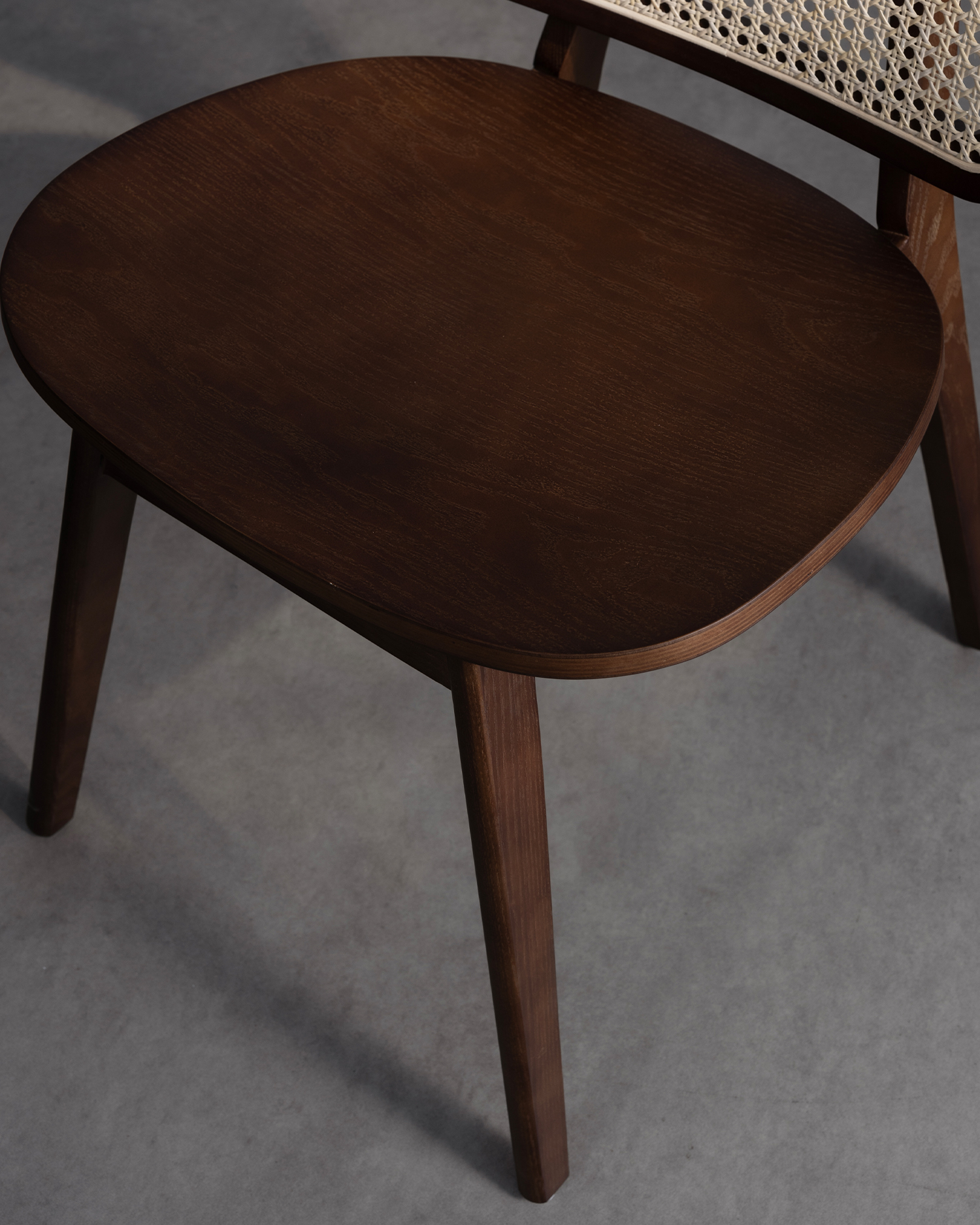 Rotan Vintage Back Wooden Chairs Rotan Vintage Back Wooden Chairs