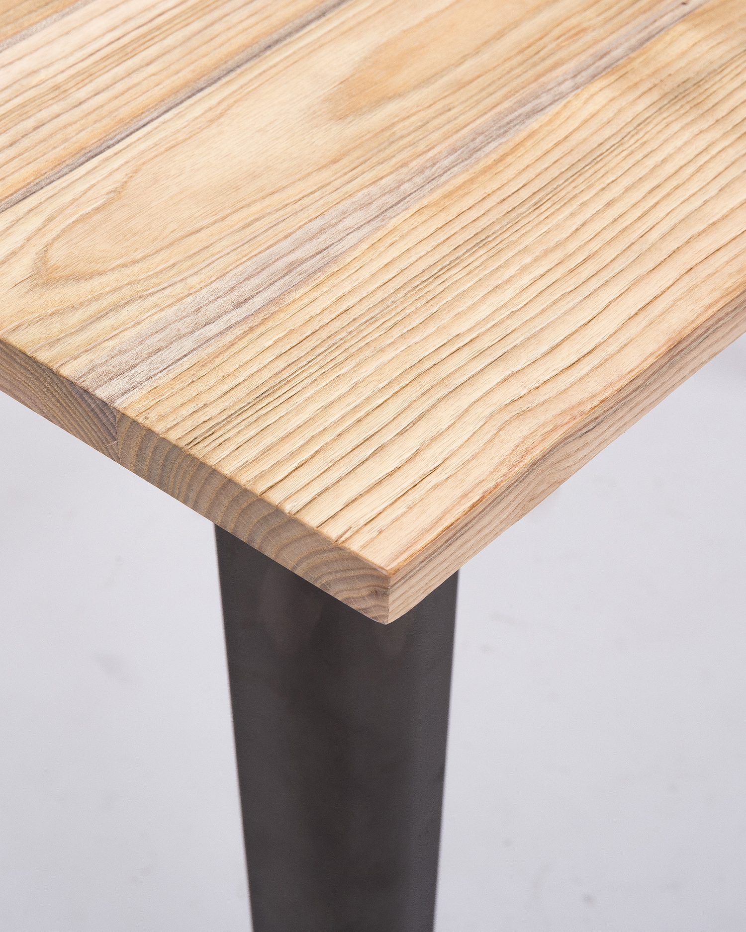 Meja renang kayu elm warna cahaya Meja renang kayu elm warna cahaya