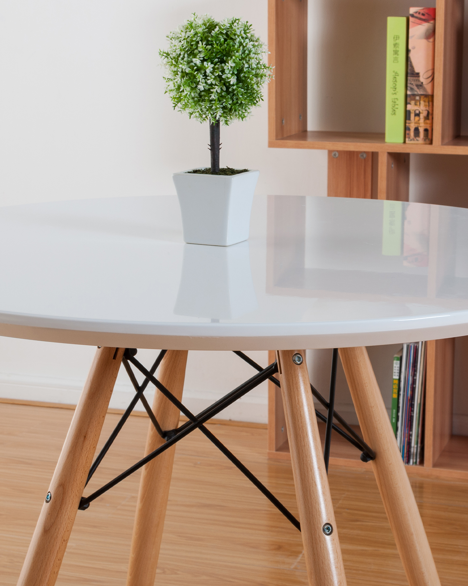 Meja makan kayu bulat nordik Meja makan kayu bulat nordik