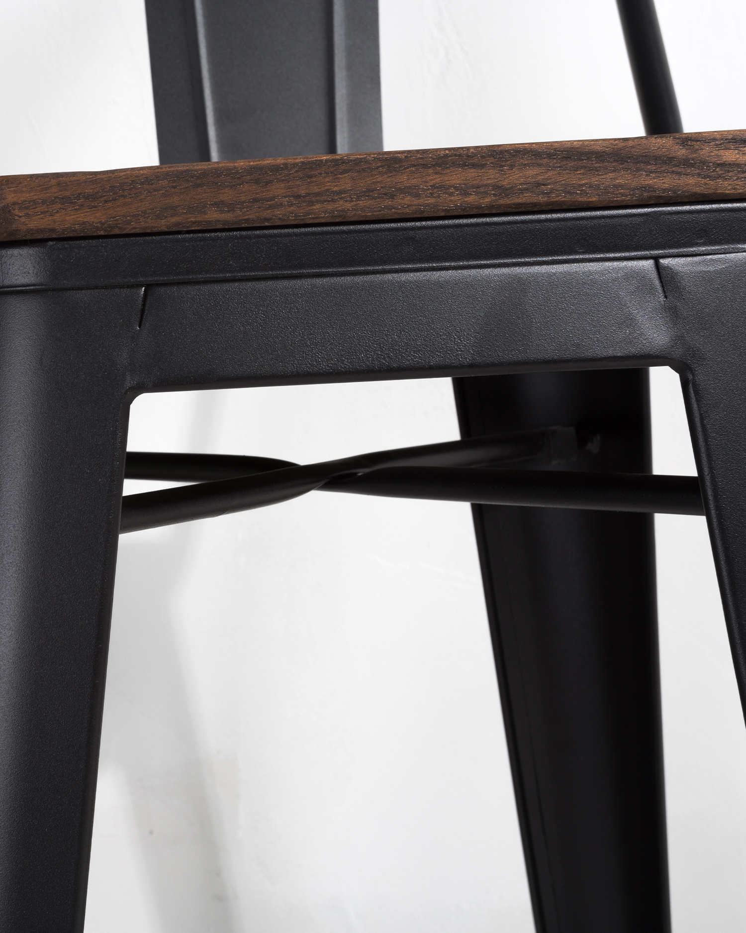 Kerusi reka bentuk teres desa Kerusi reka bentuk teres desa