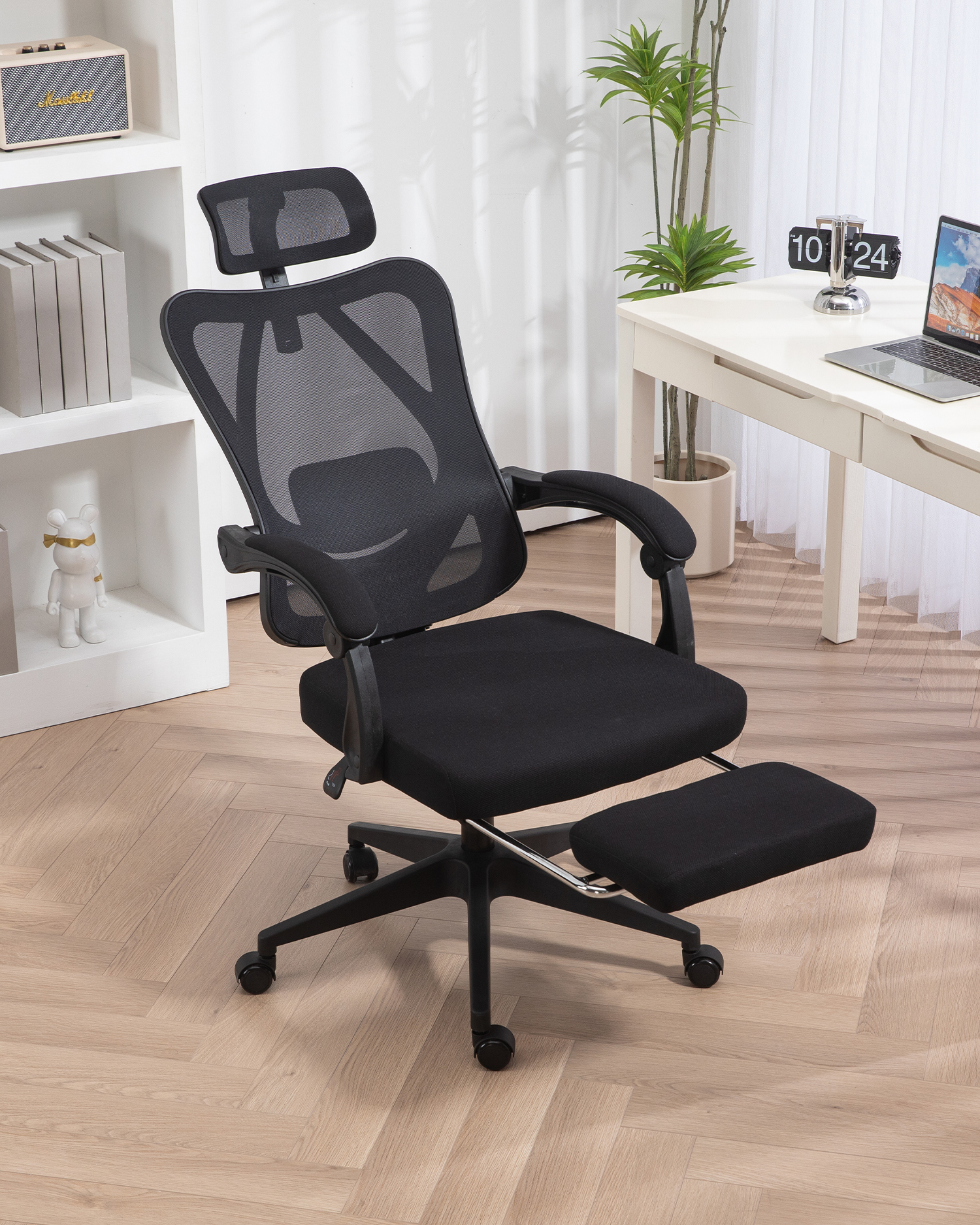 Berbaring kerusi pejabat dengan tapak kaki Berbaring kerusi pejabat dengan tapak kaki